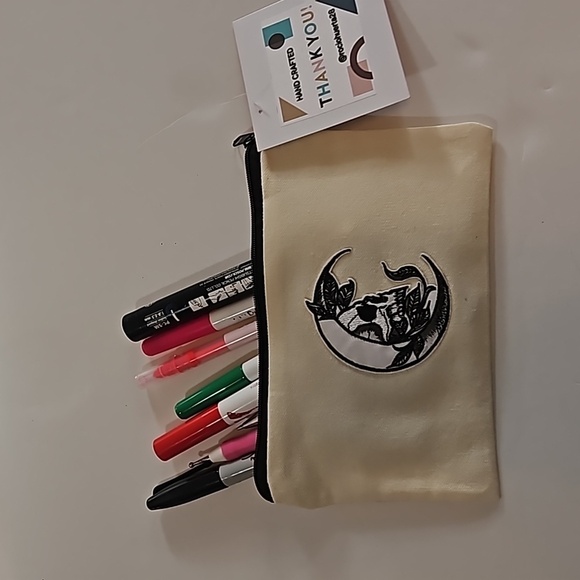 Hand Crafted Multi-use Bag Beige Zipper Pencil Case Skull Motif Iron-on Patch - Picture 10 of 17